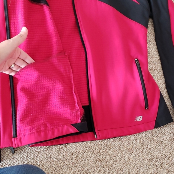 New Balance lightweight jacket - Picture 4 of 5